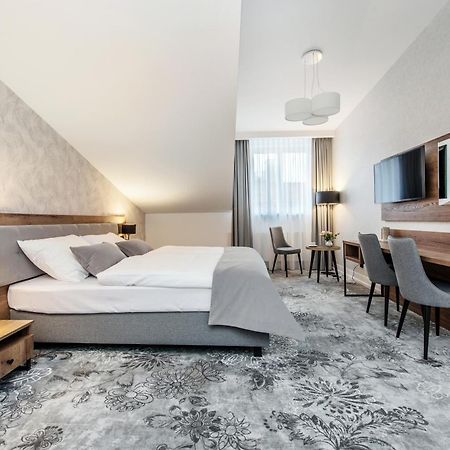 Vinfort Aparthotel Cracovia Esterno foto