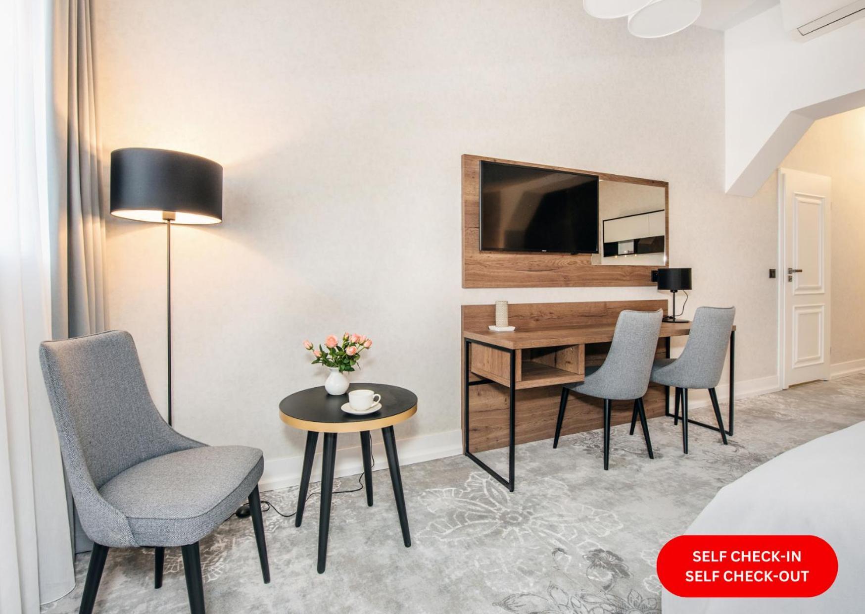 Vinfort Aparthotel Cracovia Esterno foto